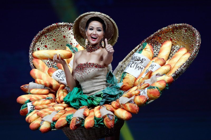 Представление Вьетнама на конкурсе красоты