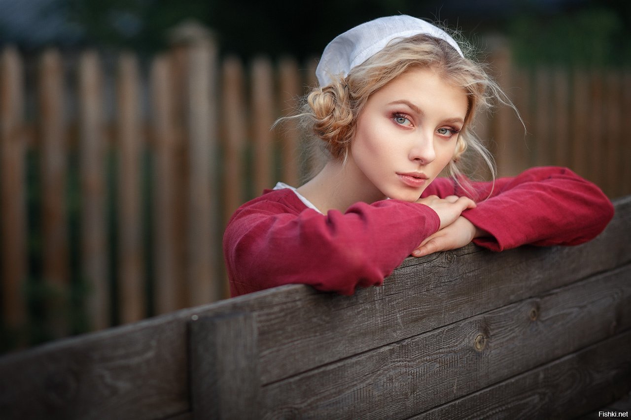 Russian alice. Алиса Тарасенко Ералаш. Настасья Паршина фотограф. Алиса Тарасенко фотограф. Модель Юлия Павина.