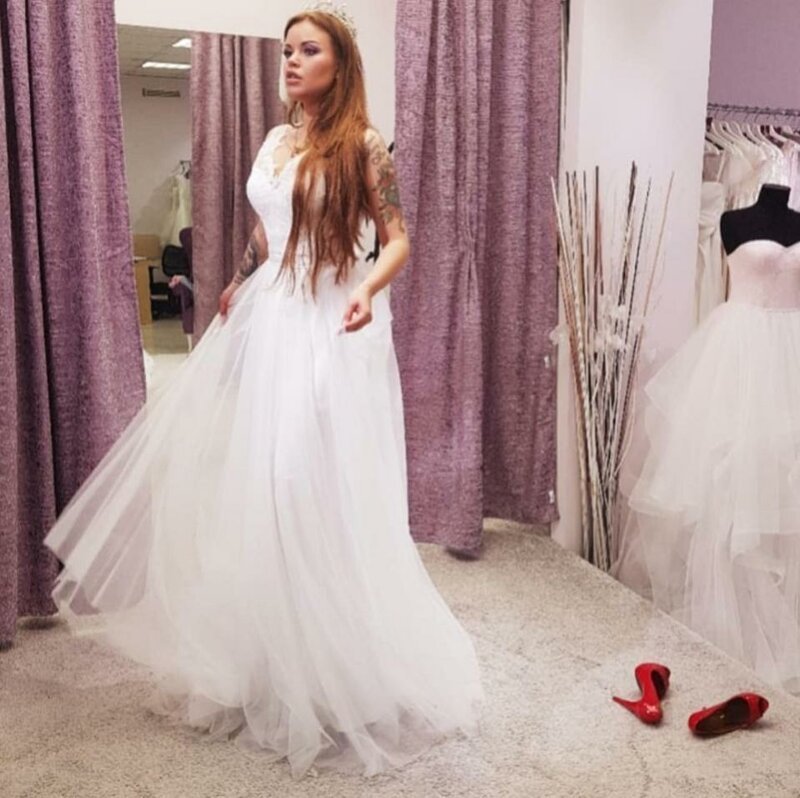 Бывшая невеста Кирилла, Олеся Малибу, тоже примеряла свадебные платья несколько месяцев назад