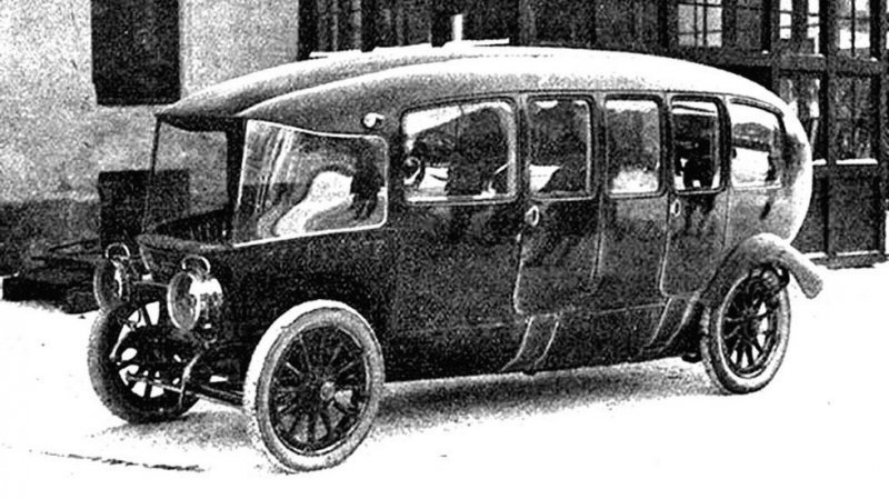 Французская многоместная 75-сильная машина Charron вагонного типа. 1913 год