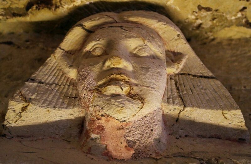 Гробница относится к периоду V династии, которая правила в Египте с 2500 по 2350 годы до н.э.