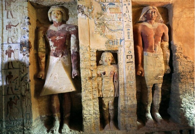Жрецы считались очень важными персонами в древнем Египте, поскольку главной задачей общества было задобрить богов