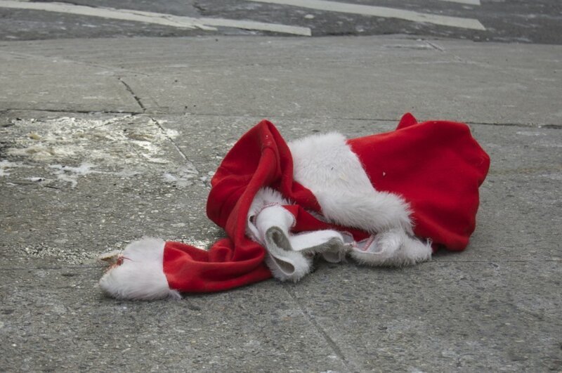 Там временем в Кемерове Дед Мороз умер на утреннике