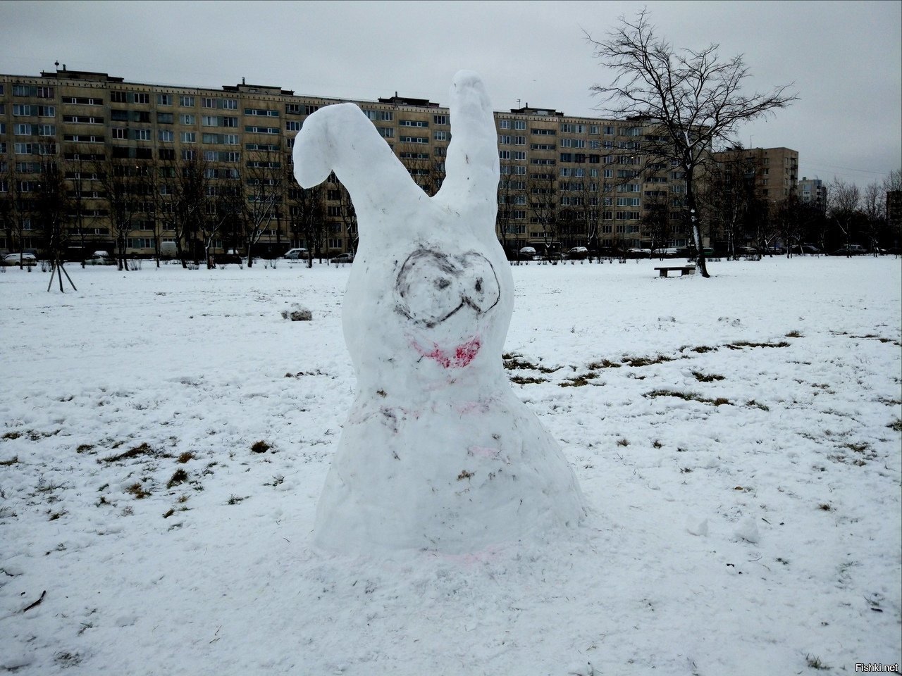 Заяц из снега