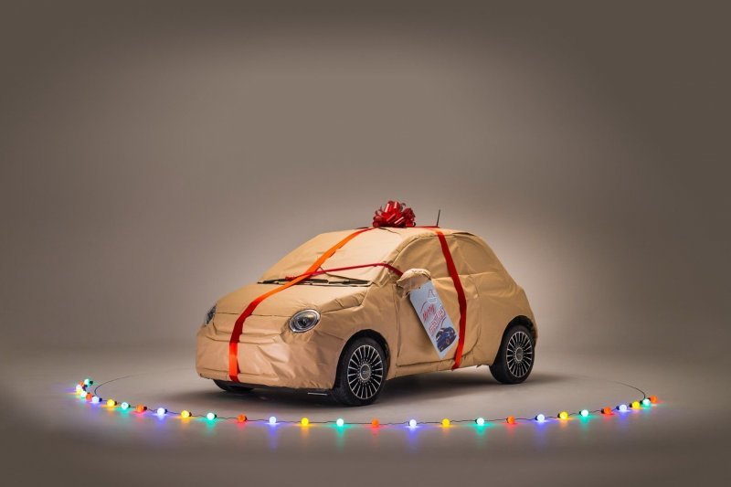 Нужна помощь с рождественскими подарками? Fiat упакует их для вас!