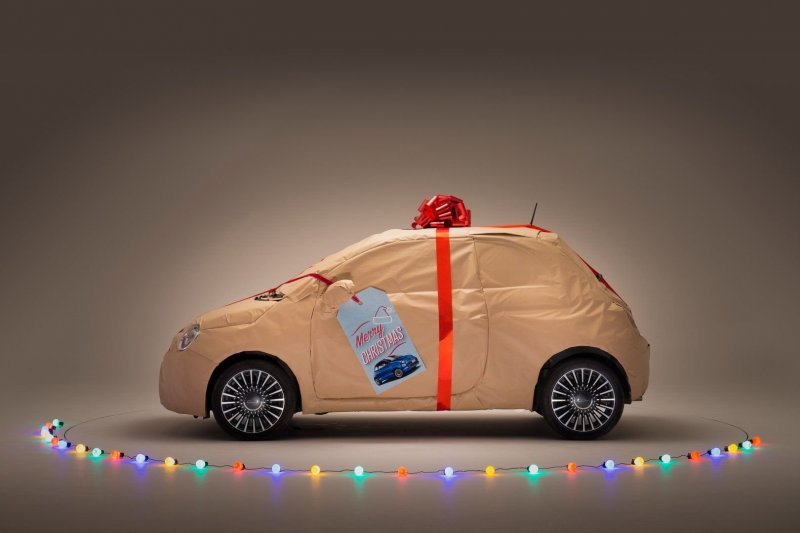 Нужна помощь с рождественскими подарками? Fiat упакует их для вас!