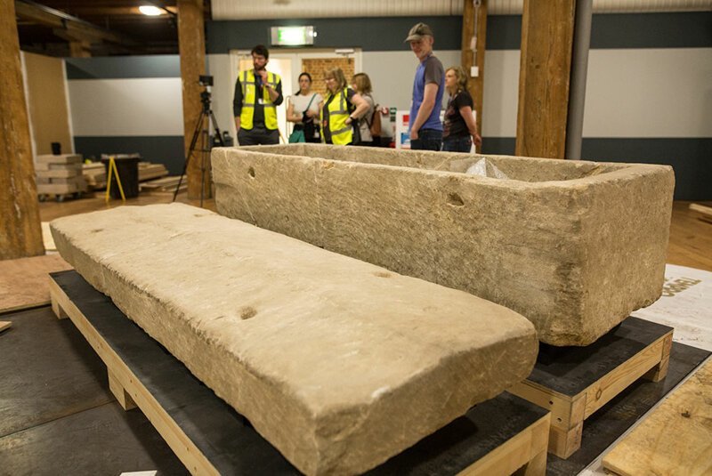 Британский римский саркофаг IV века уже в музее 