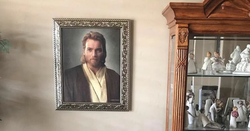 Сын подарил верующей матери портрет Оби-Вана, а она приняла его за Иисуса