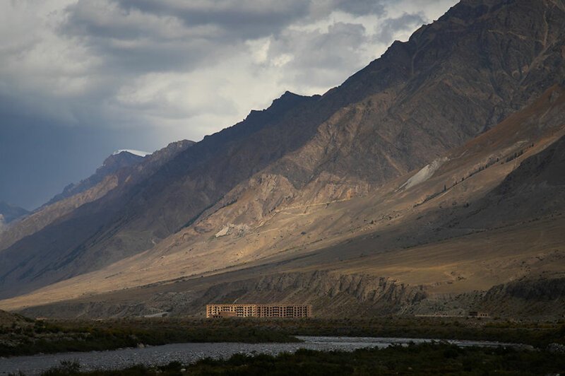 Иныльчек расположен в горах Восточного Кыргызстана