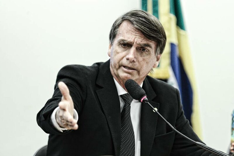 Президент Бразилии согласился вооружить народ