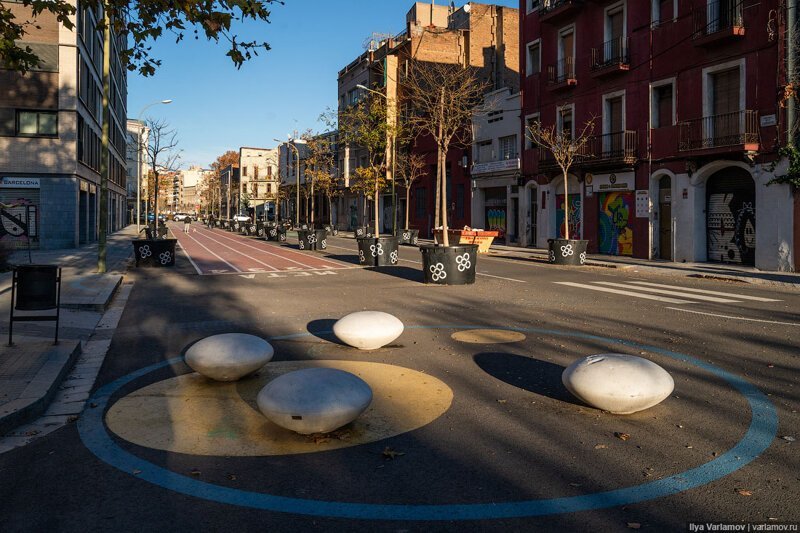 Чудовищная Барселона: диктатура пешеходов и велосипедистов