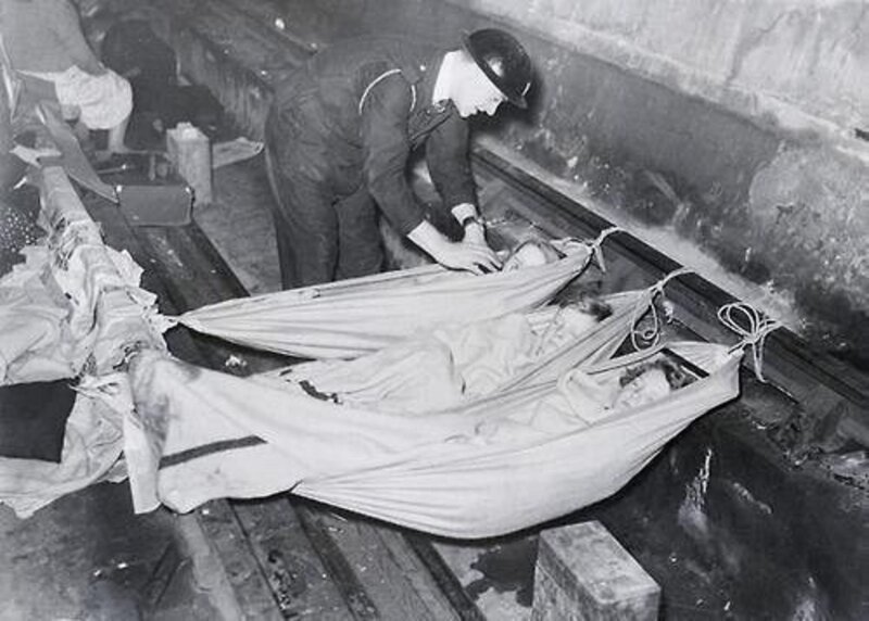Детская спальня в Лондонской подземке во время немецких бомбёжек. Великобритания, 1940 год.