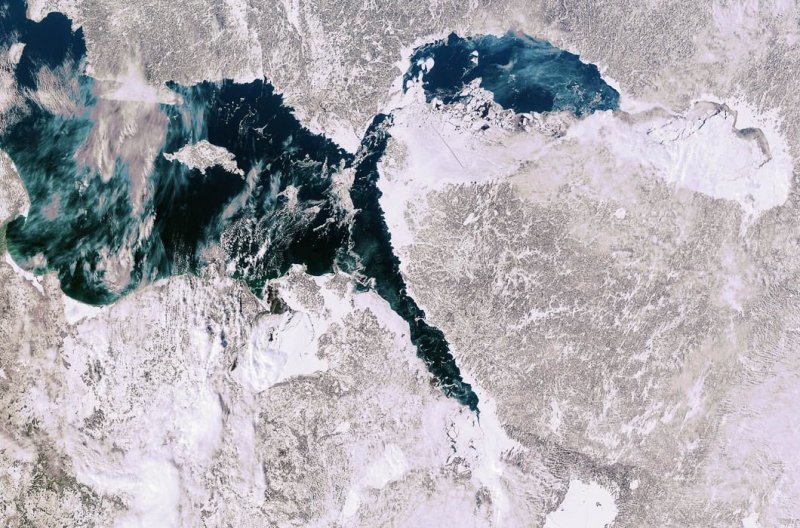 2. Балтийское море зимой.