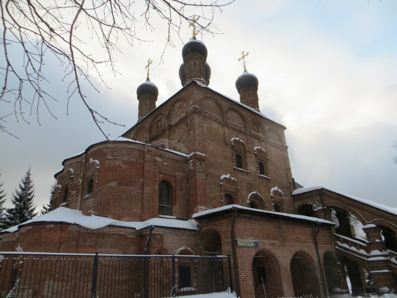 Деревенька в центре Москвы. Крутицкое подворье