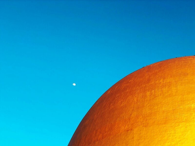 Луна на храмом. Фотограф: Myat Thor