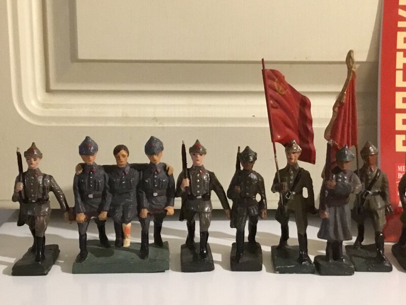 Старинные немецкие и бельгийские солдатики Lineol,Еlastolin и Durso