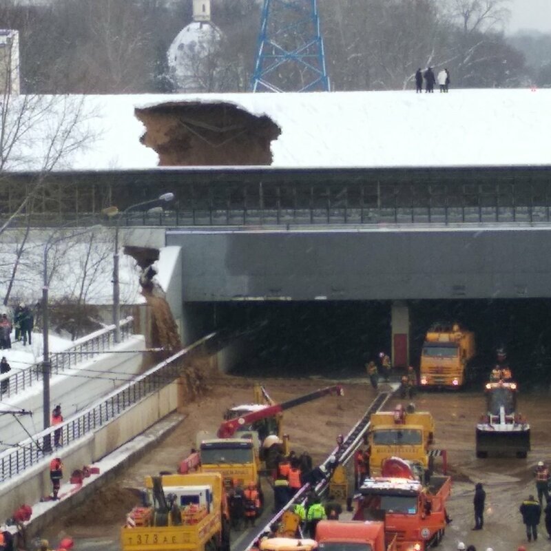 На северо-западе Москвы из-за провала грунта затопило Тушинский тоннель