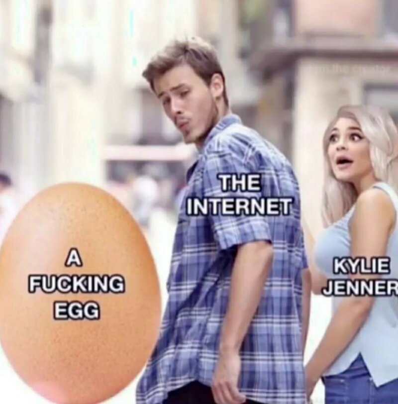 Простая фотография яйца опять разорвала интернет, который едва успел восстановиться после очередного шпагата Волочковой