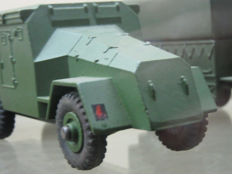 Военные машинки от Dinky Toys