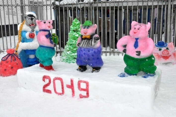 В конкурсе зимней скульптуры ФСИН по Пермскому краю победила свинья