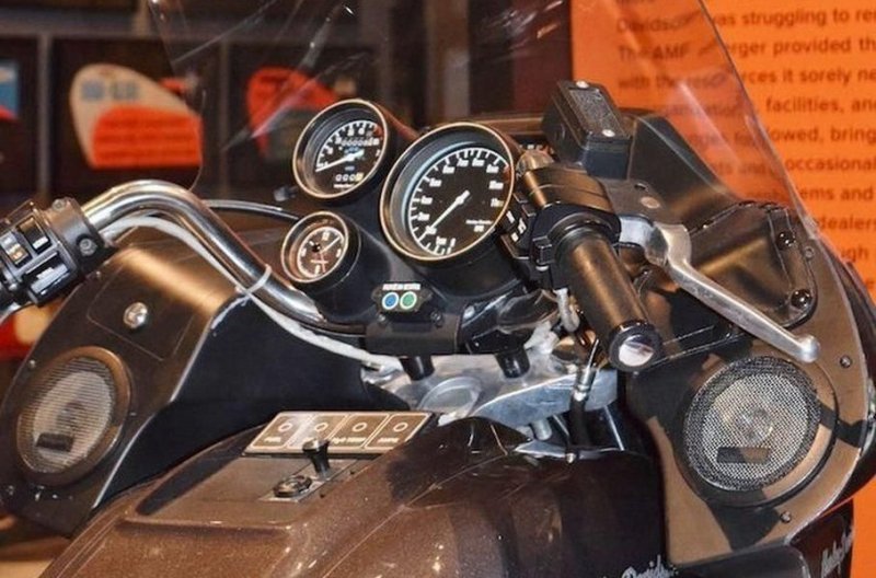 Непривычные Harley-Davidson - как американцы заказывали моторы у Porsche и пробовали строить супербайки