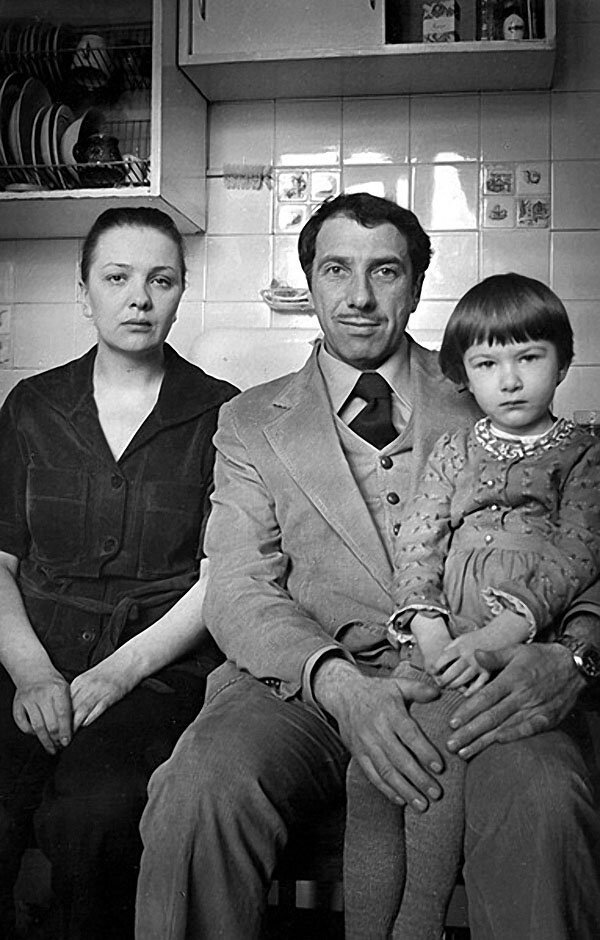 Сергей Юрский и Наталья Тенякова с дочерью Дашей, 1970-е годы. Фото Б. Стукалова