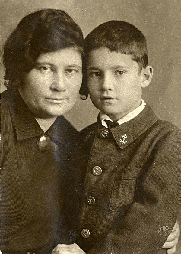 Эльдар Рязанов с мамой Софьей Михайловоной