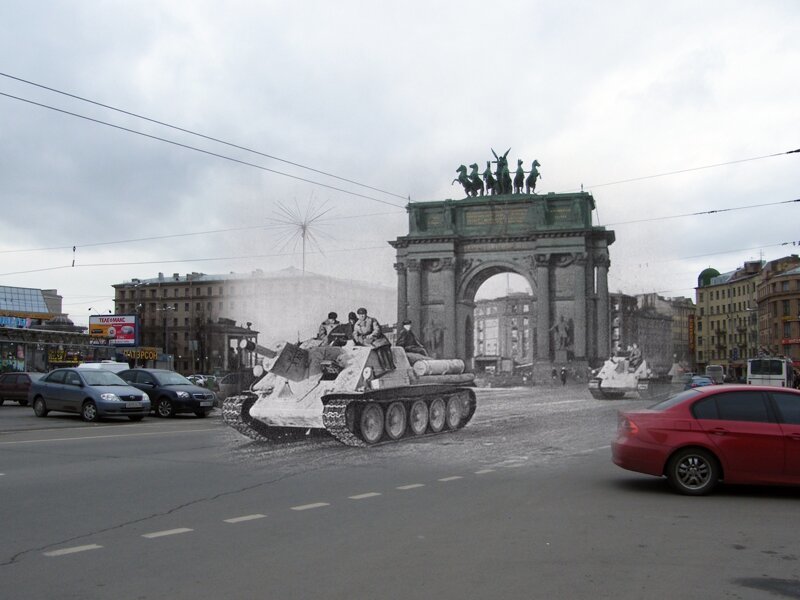 Ленинград 1944-2009 Проспект Стачек. Самоходные установки СУ-122 у Нарвских ворот направляются к фронту 