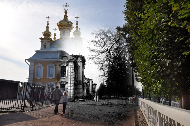 Петергоф 1943-2011 У церкви Большого дворца 