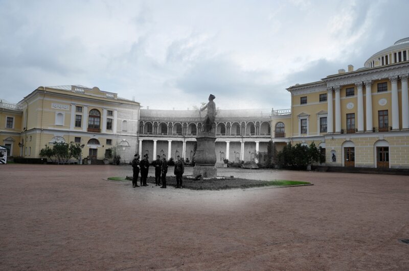Павловск 1943-2011 Немецкие солдаты у Павловского дворца 