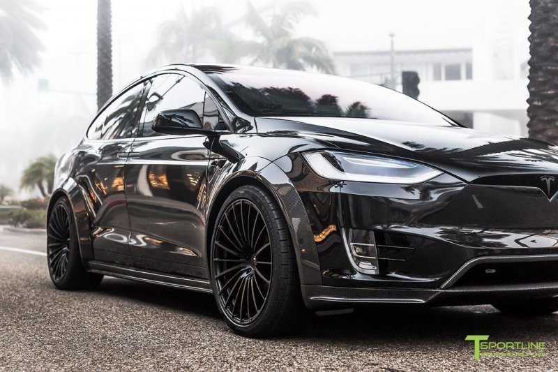 Tesla Model X в карбоновом расширении от компании T Sportline