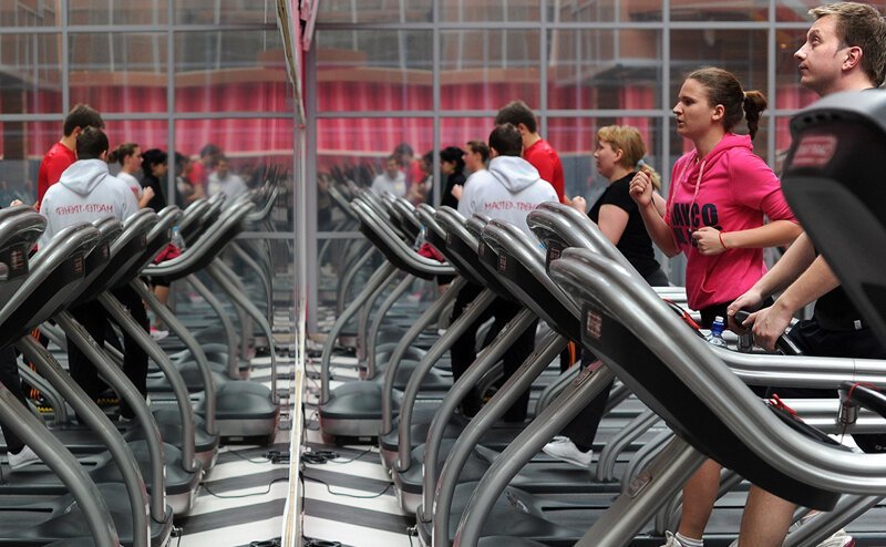 Любить спорт станет выгодно: в России могут ввести налоговый вычет для посещающих фитнес-залы
