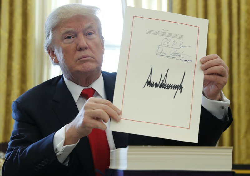 Подпись президента США Дональда Трампа