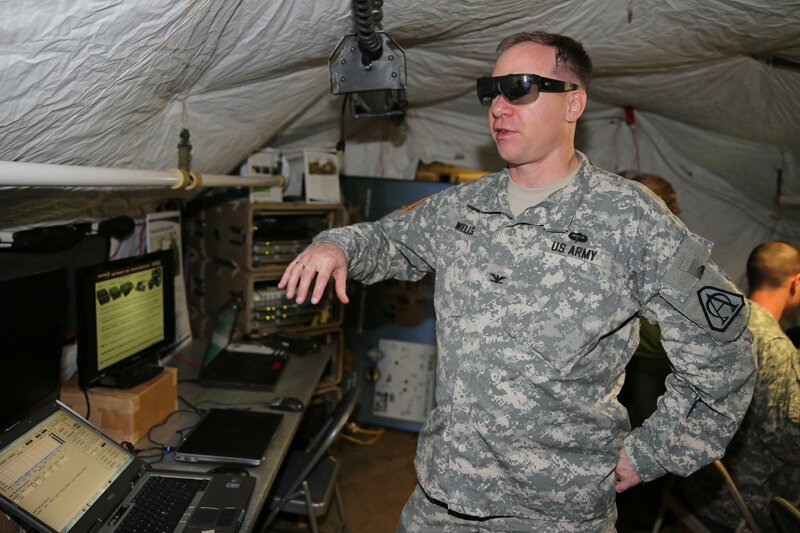 Истинная причина, зачем американским солдатам нужны темные очки