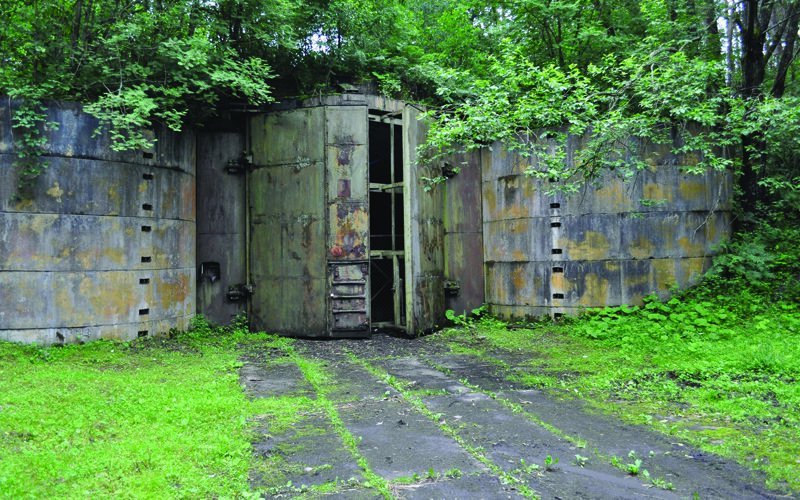 Поляк обнаружил заброшенные советские бункеры и утверждает, что их использовали для ядерного оружия