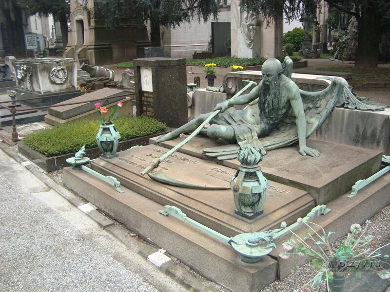 25+ невероятных надгробий: высший уровень кладбищенского искусства