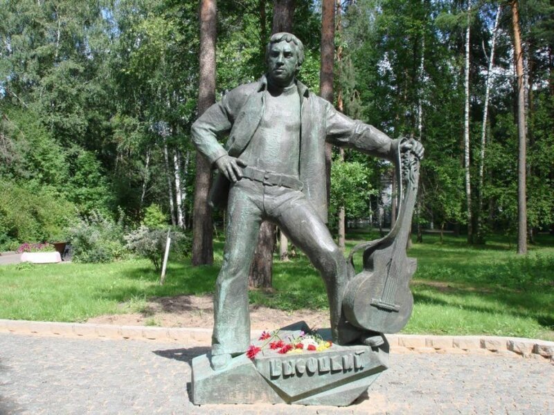 Памятник Высоцкому (Дубна) 
