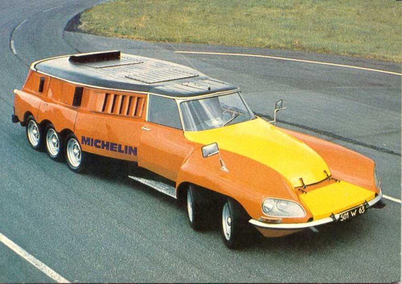 Десятитонный необычный автомобиль Michelin. Машина произведена в 1972 году. Необычное транспортное средство оснащено двумя V8 двигателями Chevrolet