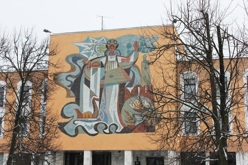 Остатки более развитой цивилизации: национальные и фольклорные мотивы в советских мозаиках