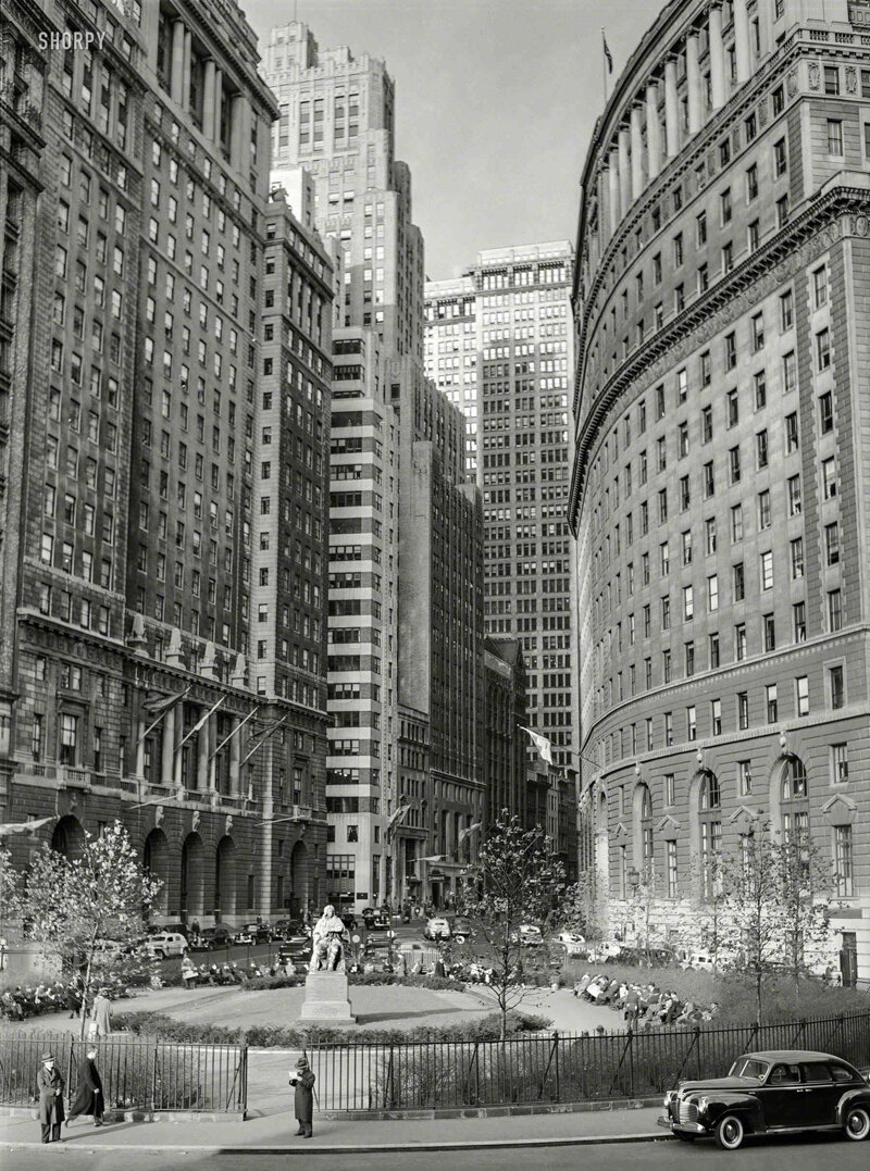 Нью-Йорк, Нижний Манхэттен, вид на южную оконечность Бродвея, 1941 год.