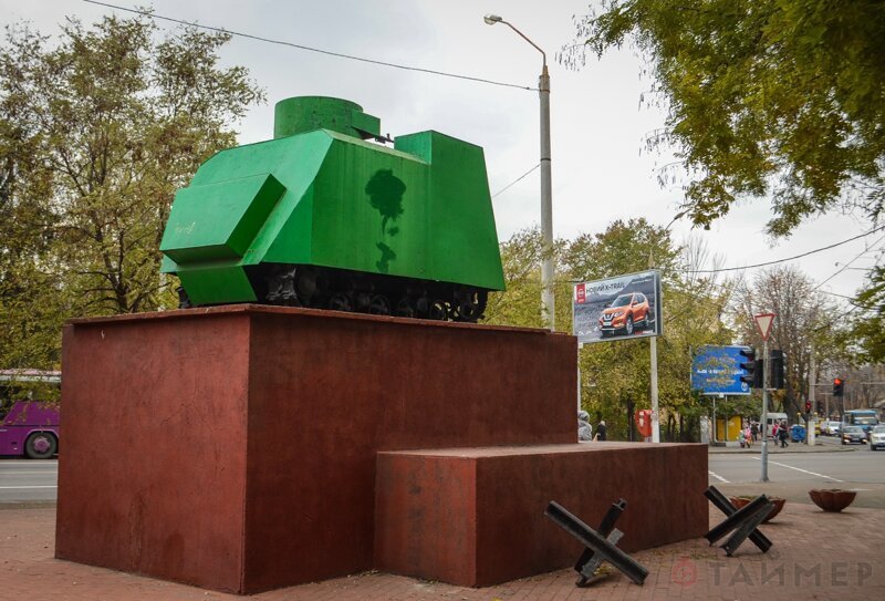 Памятник танку НИ
