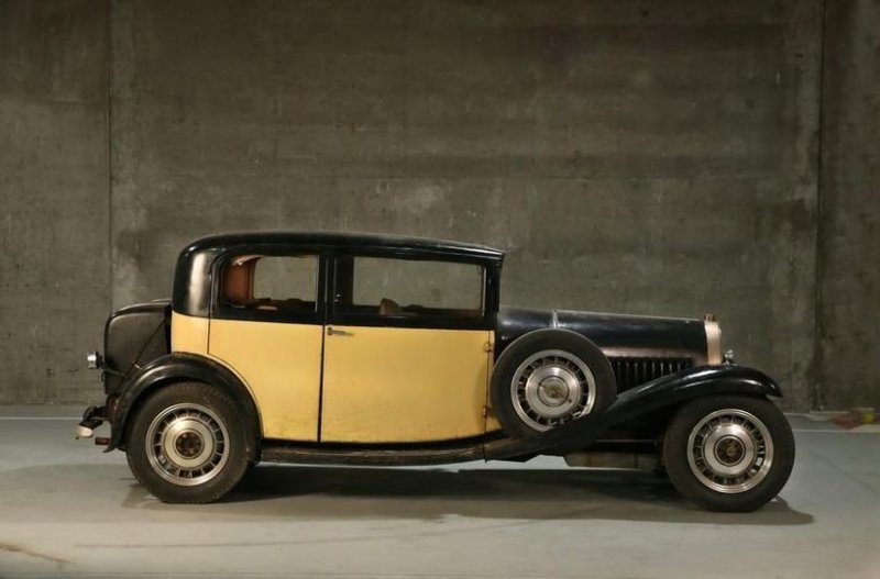 1932 Bugatti Type 49 Berline 2/4 portes Vanvooren