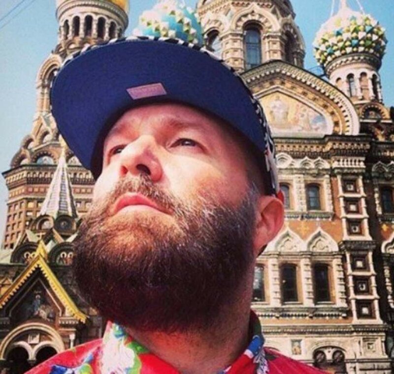 2015 год, Фред Дерст, женатый, кстати, на россиянке, приехал в Россию на гастроли. 