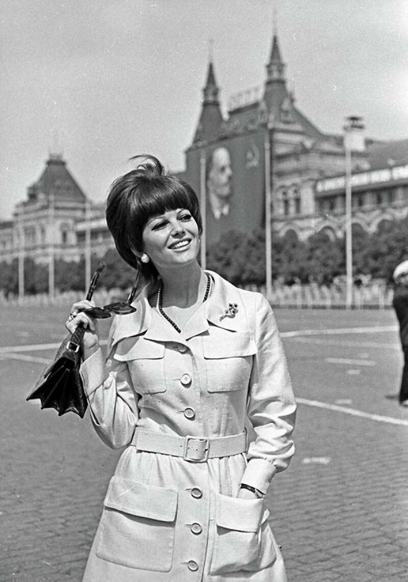 1967 год, Клаудия Кардинале, итальянская актриса, на Красной площади в Москве. 