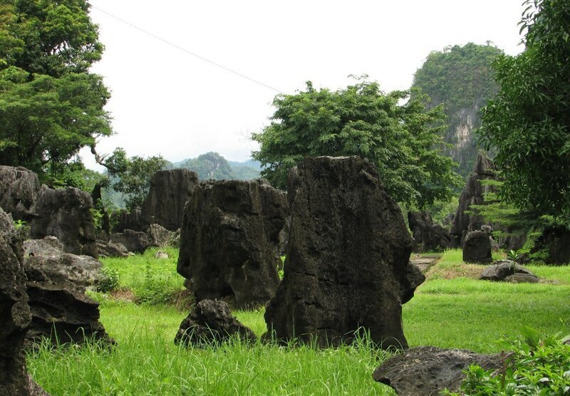 Макассар (Индонезия). Водопад, пещеры, колониальное ядро и индонезийский колорит