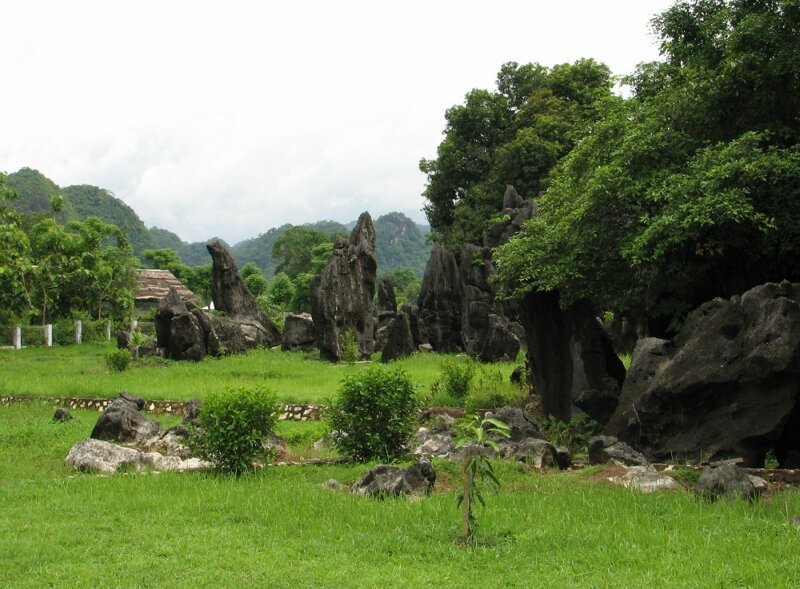 Макассар (Индонезия). Водопад, пещеры, колониальное ядро и индонезийский колорит