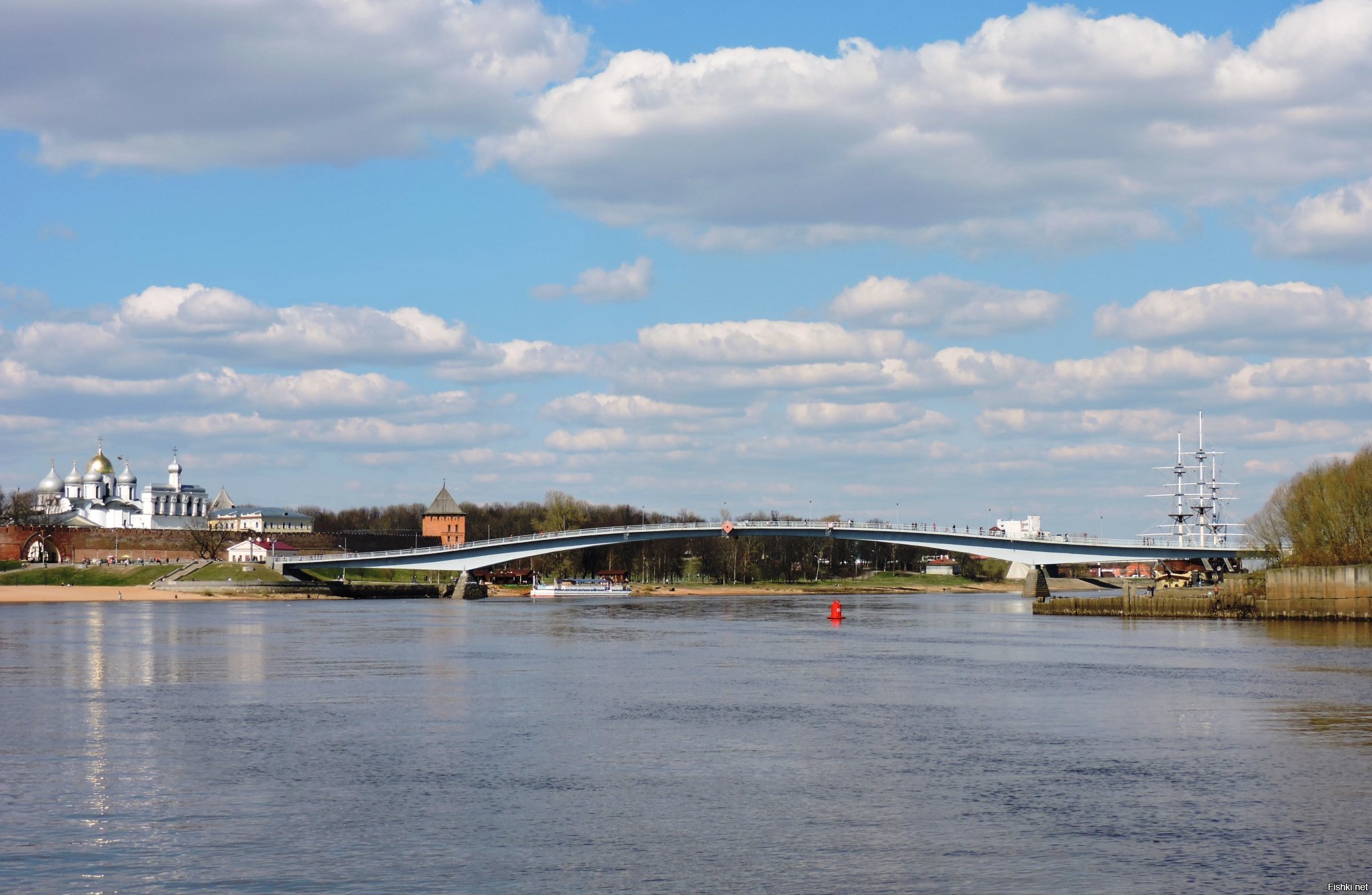 Пешеходный мост через Волхов Великий Новгород