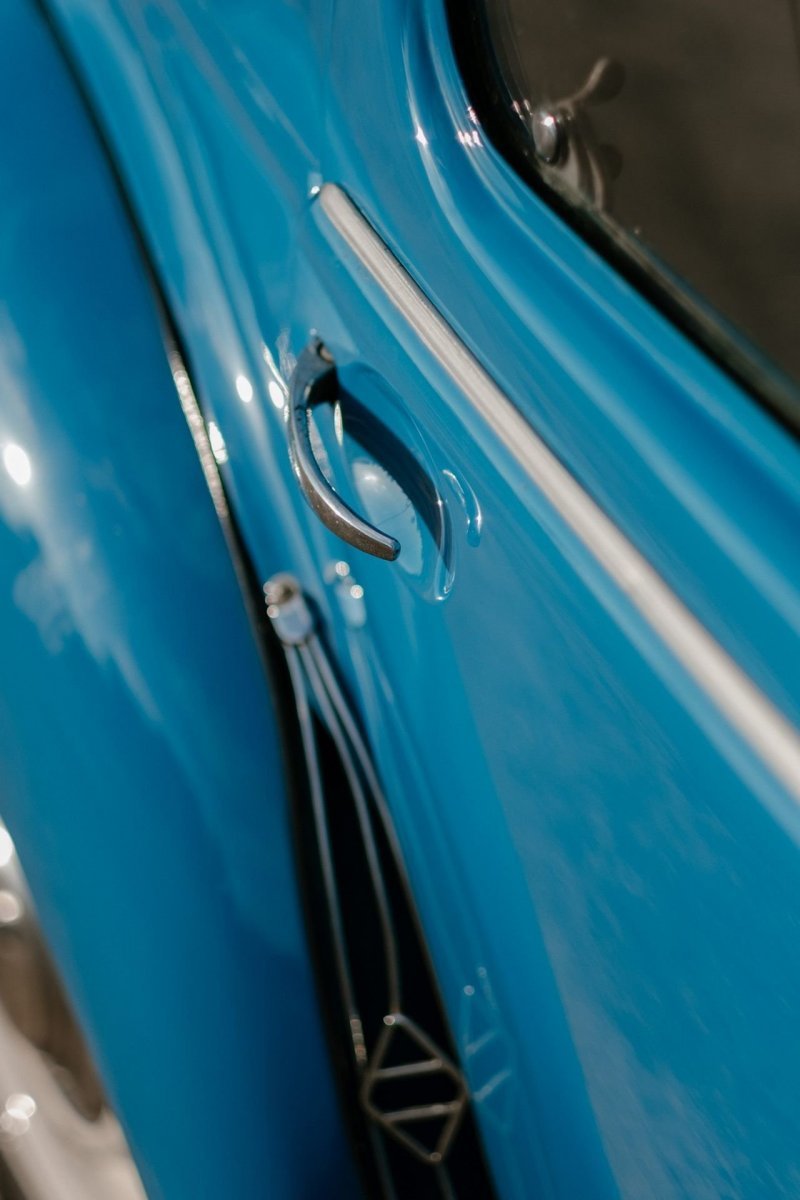 Как умирающий Renault 4CV 1958-го года превратился в прекрасного лебедя