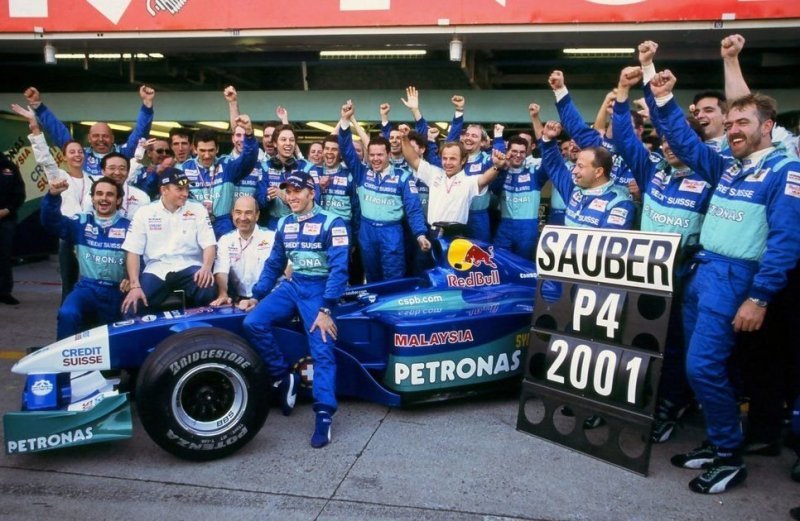 Команда Питера Заубера в 2001 году (гонщики Ник Хайдфельд и Кими Райкконен)