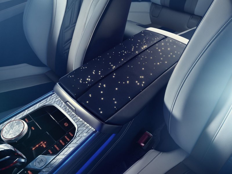 Ты просто космос: BMW 8 Series с кусками метеорита